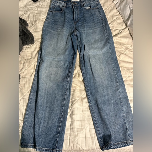 size 27 Hidden jeans. - Picture 1 of 4